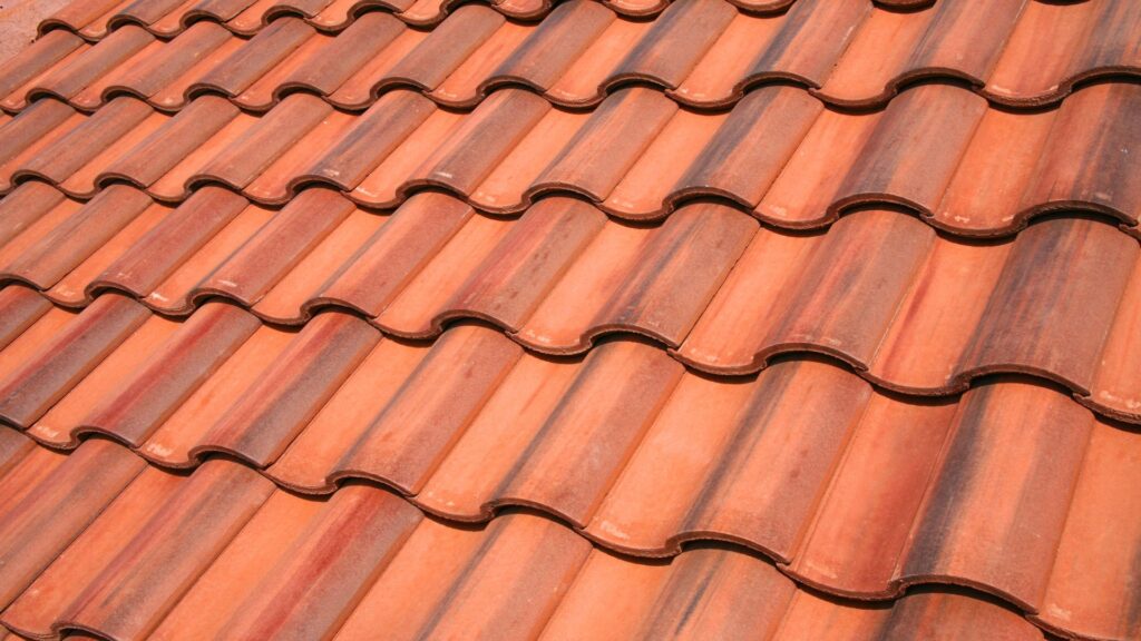 The Pros and Cons of Tile Roofs in Texarkana’s Climate